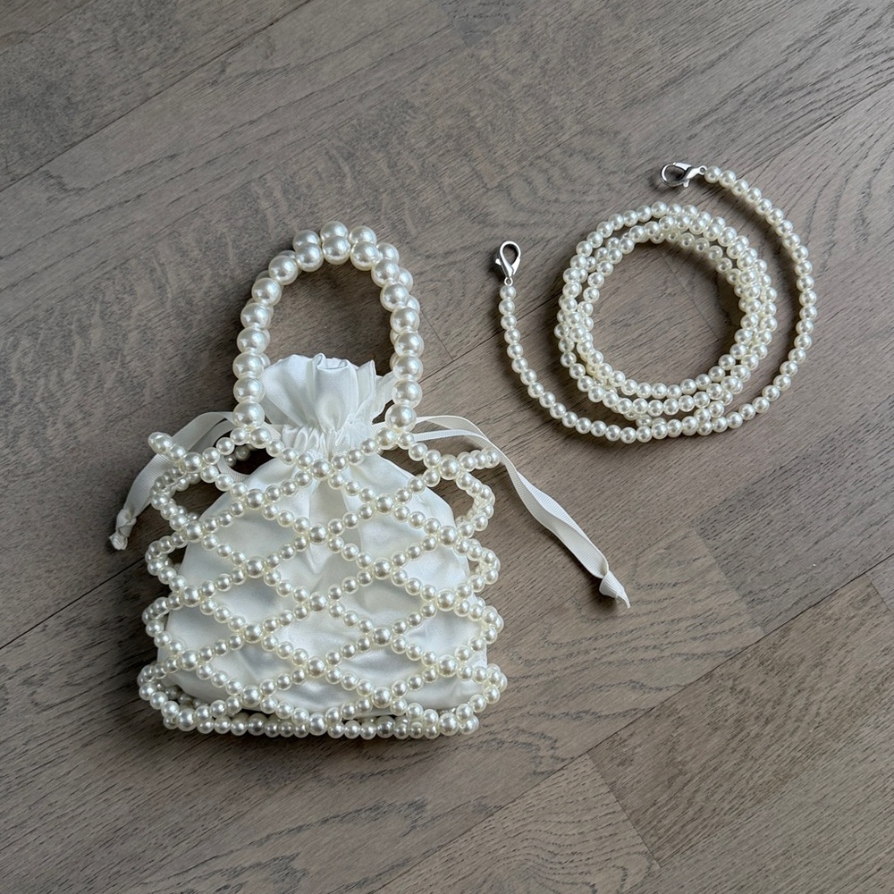 NEW & Super CUTE Pearl-Embellished Handbag